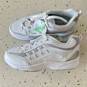 Easy Spirit Women’s White/Gray Classic Sneakers  Walk-Run Lace Up Shoes Size 7.5